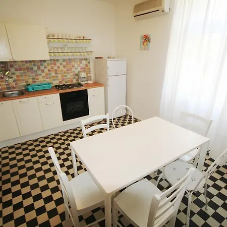 Apartment Old Style *