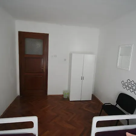 Apartment Old Style Split